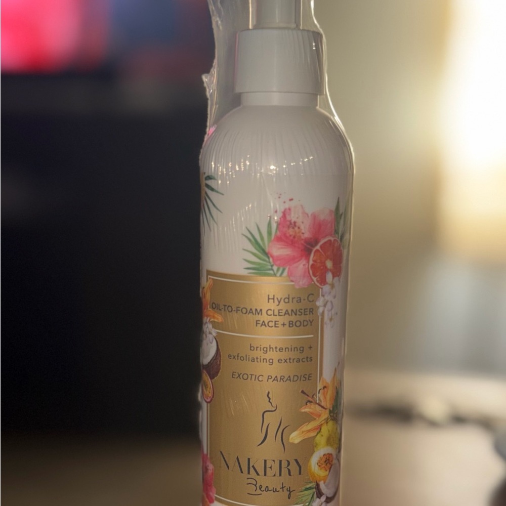 Nakery Beauty Hydra-C Oil to Foam Face and Body Cleanser. You get Both! - Picture 3 of 3